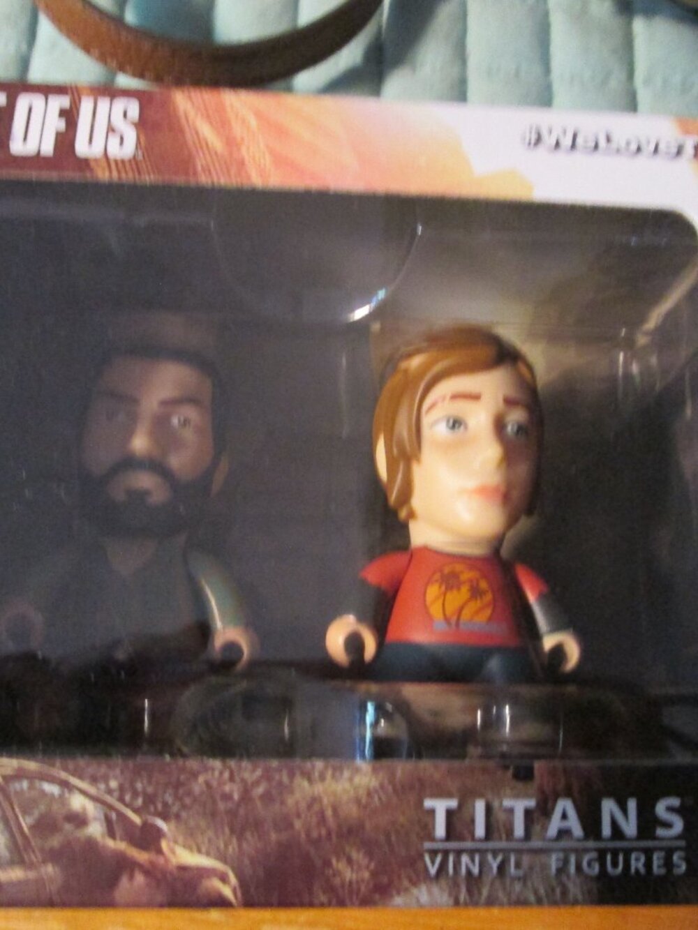 Limited Ed The Last of US Titans Vinyl figures new in box Joe and Ellie